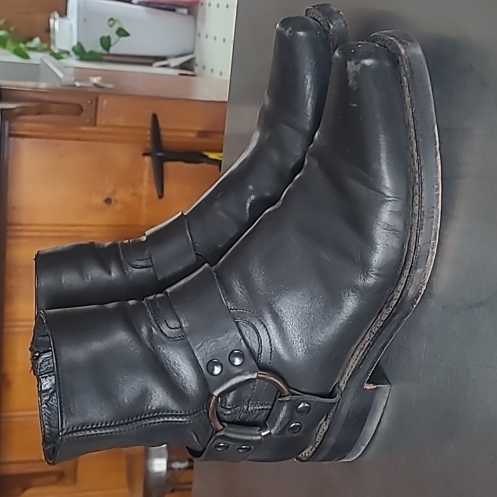 Frye Conway Harness zipper boot, black - US men's sz 7 (USW 9)